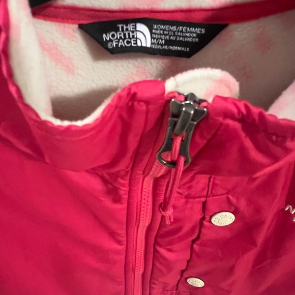 The North Face Women's Red and Cream fleece Jacket - Picture 4 of 7